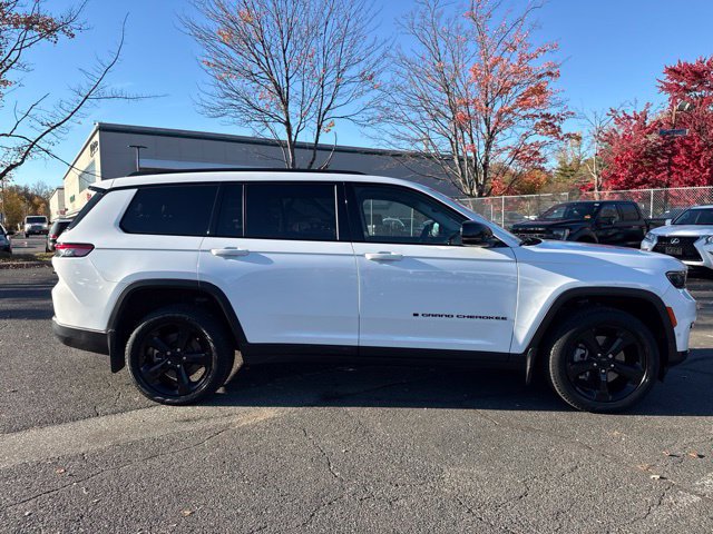 Used 2023 Jeep Grand Cherokee L Limited w/ Luxury Tech Group II AWD/4WD image 14