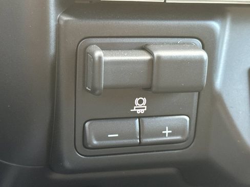 Used 2021 Chevrolet Silverado 2500 LTZ w/ LTZ Convenience Package AWD/4WD image 37