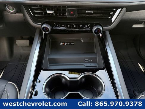 New 2026 Chevrolet Suburban Premier image 15