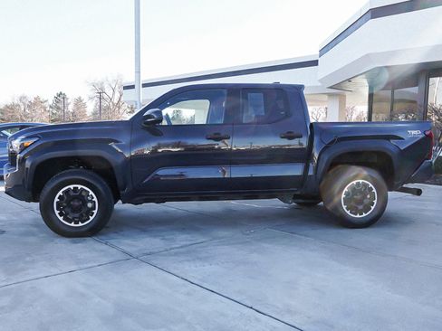 Used 2024 Toyota Tacoma TRD Off-Road image 5