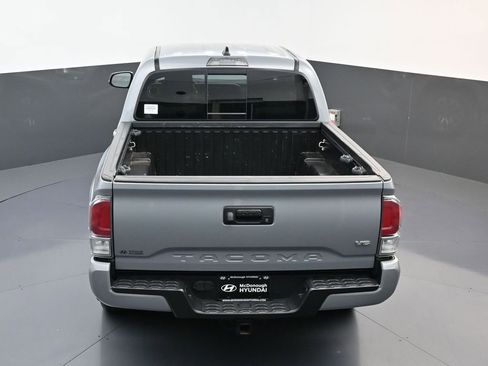 Used 2021 Toyota Tacoma TRD Sport AWD/4WD image 16
