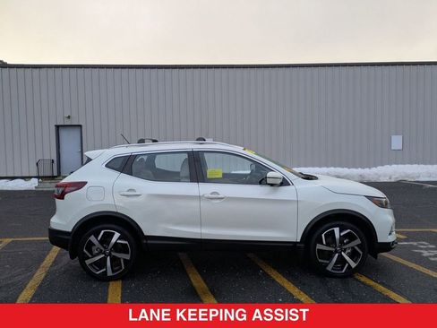 Certified 2022 Nissan Rogue Sport SL w/ Premium Package image 3