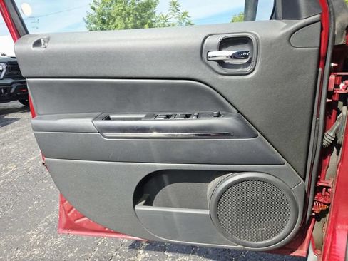 Used 2011 Jeep Patriot Latitude FWD image 20