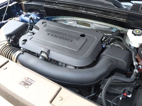 Used 2022 Buick Envision Avenir w/ Technology Package II FWD image 9