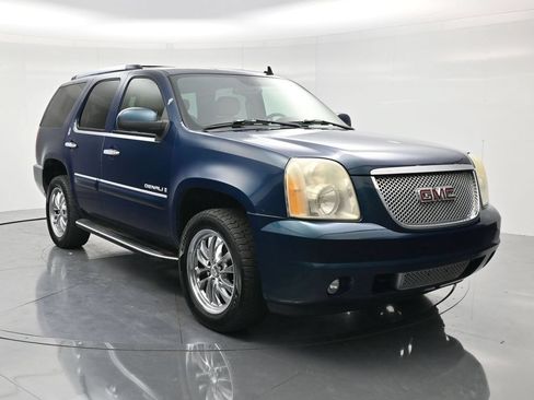 Used 2007 GMC Yukon Denali AWD/4WD image 3