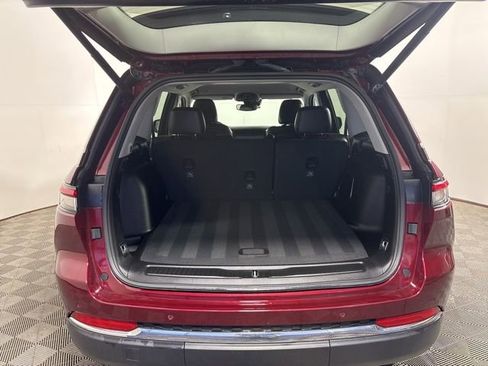 Used 2023 Jeep Grand Cherokee Limited AWD/4WD image 8