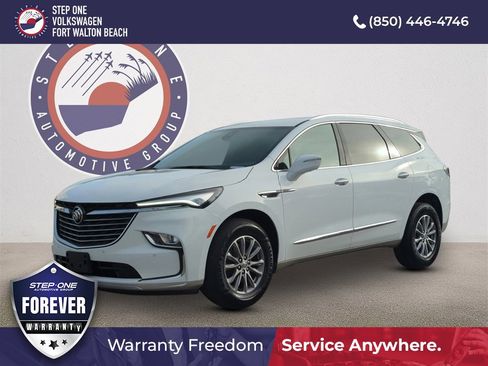 Used 2024 Buick Enclave Premium image 1