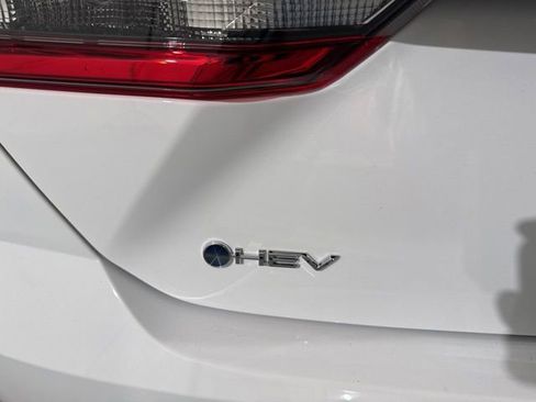 New 2026 Toyota Camry SE image 9