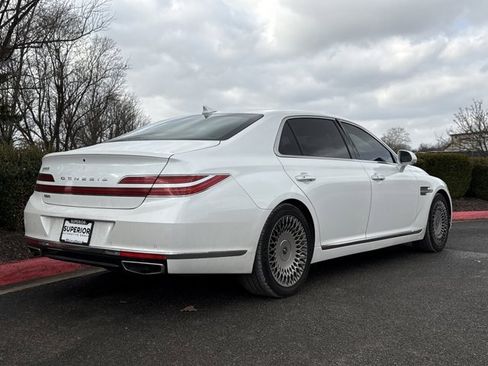 Used 2021 Genesis G90 3.3T Premium image 3