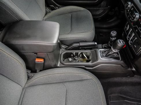 Used 2025 Jeep Wrangler Sport AWD/4WD image 19