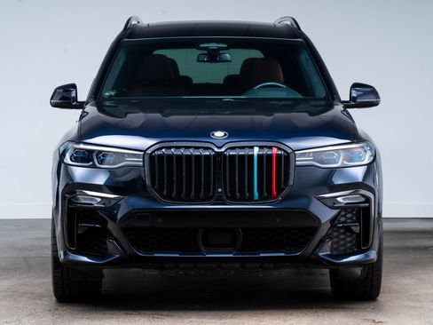 Used 2019 BMW X7 xDrive50i w/ M Sport Package AWD/4WD image 2