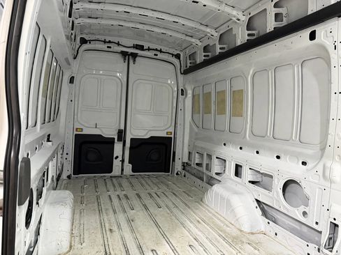 Used 2023 Ford Transit 250 148 High Roof Extended RWD image 28