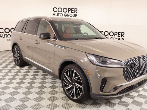 Used 2026 Lincoln Aviator Reserve AWD/4WD image 1