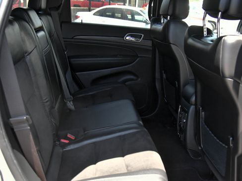 Used 2022 Jeep Grand Cherokee Laredo X AWD/4WD image 45