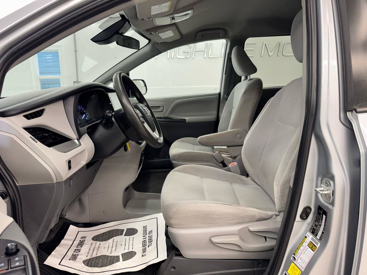 Used 2020 Toyota Sienna L FWD image 7