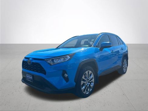 Used 2021 Toyota RAV4 XLE Premium AWD/4WD image 2