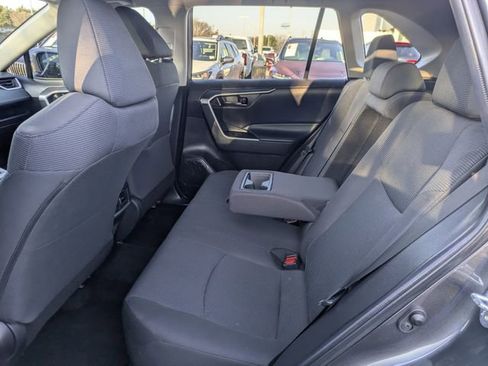 Used 2022 Toyota RAV4 LE image 26