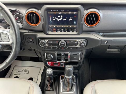 Used 2020 Jeep Gladiator Mojave AWD/4WD image 16