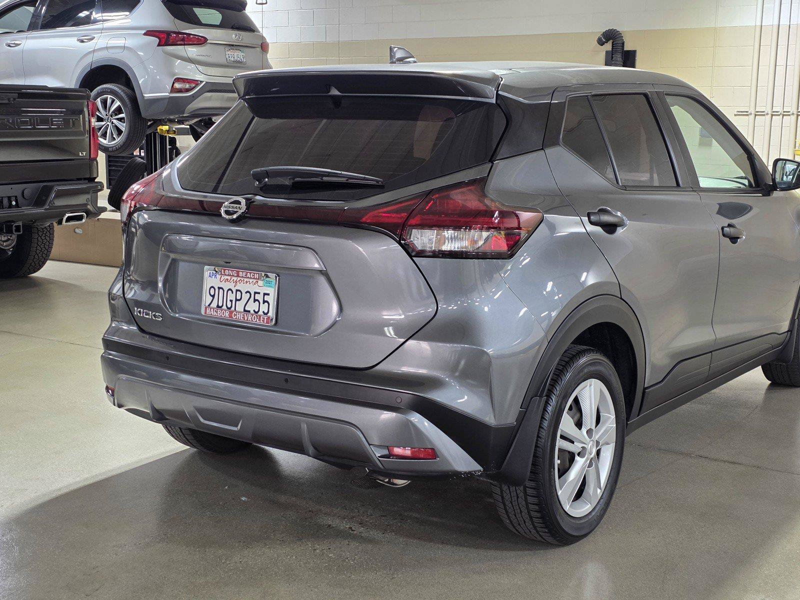Used 2021 Nissan Kicks S FWD image 11