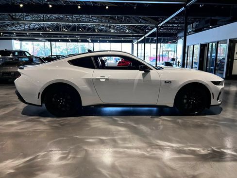 Used 2025 Ford Mustang GT Premium RWD image 6