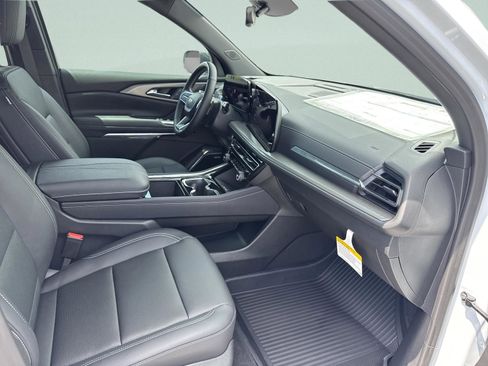New 2026 Chevrolet Traverse LT w/ Enhanced Driving Package FWD image 15