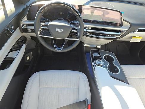 New 2026 Cadillac Lyriq Premium Luxury image 8