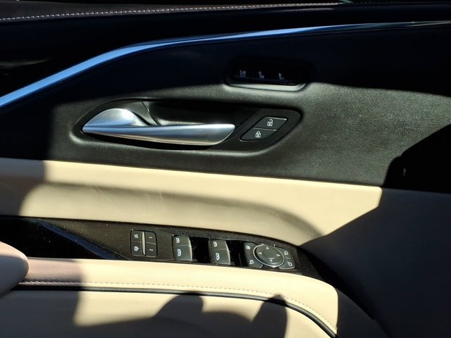 Used 2021 Cadillac Escalade Premium Luxury w/ LPO, Illumination Package AWD/4WD image 25