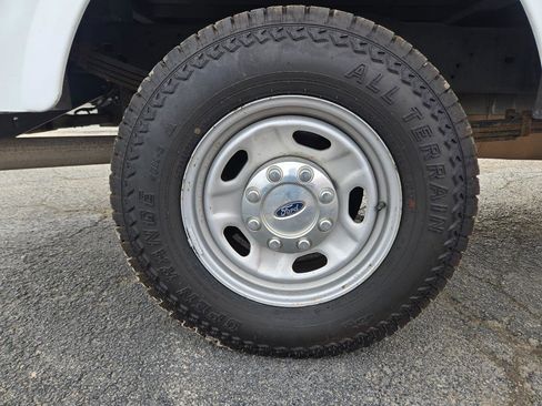 Used 2015 Ford F250 XL w/ Power Equipment Group image 11