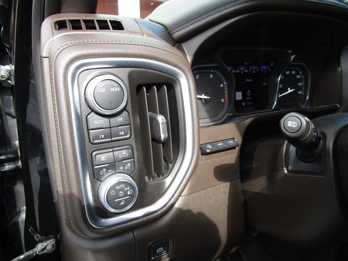 Used 2020 GMC Sierra 2500 Denali w/ Denali Ultimate Package image 20