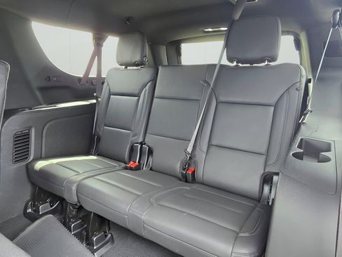 Used 2025 Chevrolet Suburban Z71 AWD/4WD image 24
