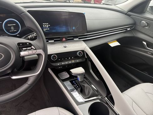 New 2026 Hyundai Elantra Limited image 27