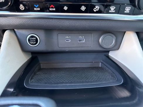 Used 2023 Nissan Rogue SL w/ SL Premium Package image 28