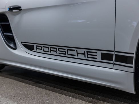 Certified 2024 Porsche 718 Boxster RWD image 21