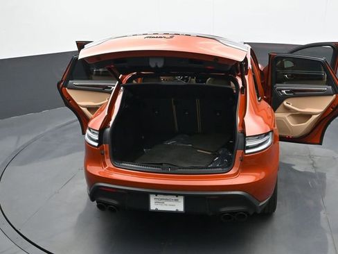 Certified 2023 Porsche Macan S AWD/4WD image 27