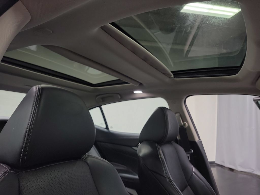 Used 2023 Nissan Maxima SL FWD image 31