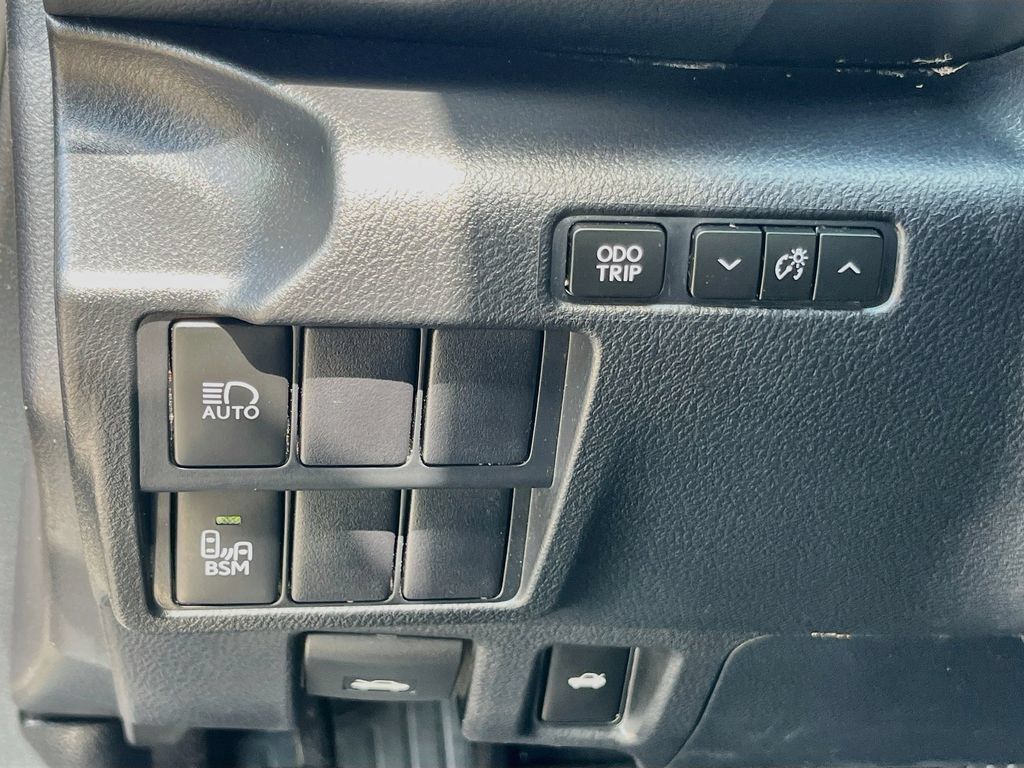 Used 2020 Lexus IS 300 w/ Accessory Package RWD image 10