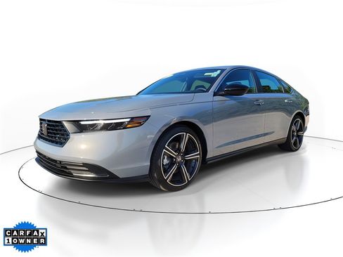 Used 2025 Honda Accord Sport image 2