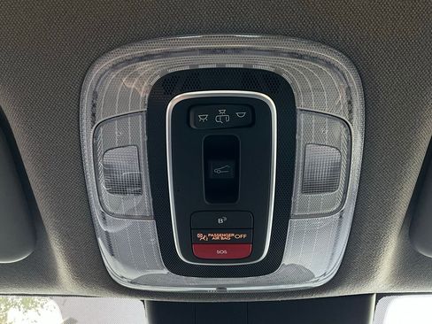 Used 2025 Hyundai Elantra SEL image 17