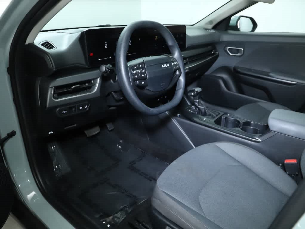 Used 2025 Kia K4 FWD image 17