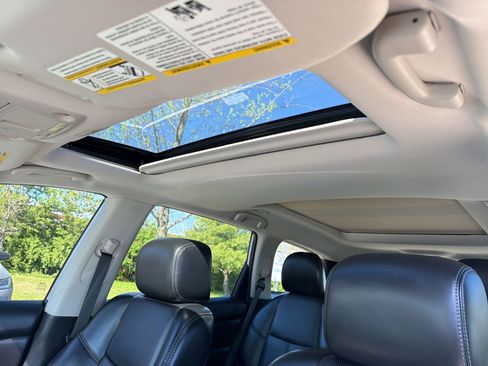 Used 2017 Nissan Pathfinder Platinum w/ Family Entertainment Package image 15