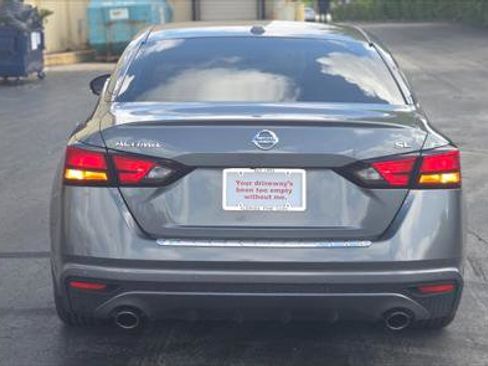 Used 2021 Nissan Altima 2.5 SL FWD image 6