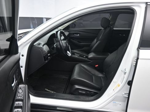 Used 2023 Honda Accord Touring image 11