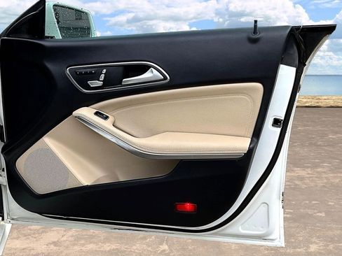 Used 2018 Mercedes-Benz CLA 250 image 29