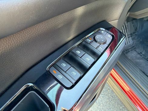 Used 2023 Nissan Pathfinder SL AWD/4WD image 13