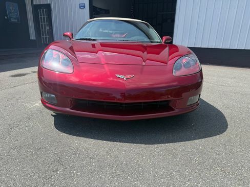 Used 2006 Chevrolet Corvette Convertible w/ Preferred Equipment Group RWD image 9