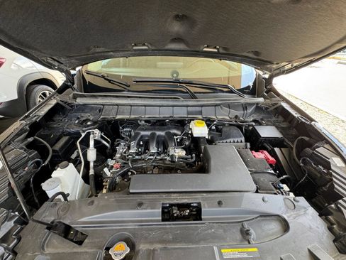 Used 2025 Nissan Pathfinder SV FWD image 35