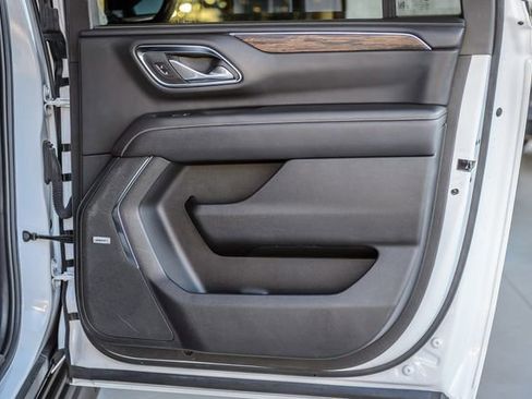 Used 2023 Chevrolet Suburban Premier image 53