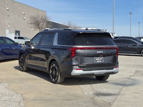 New 2026 Kia Carnival EX image 4