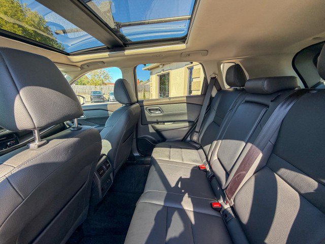 Used 2021 Nissan Rogue SL w/ Premium Package FWD image 6