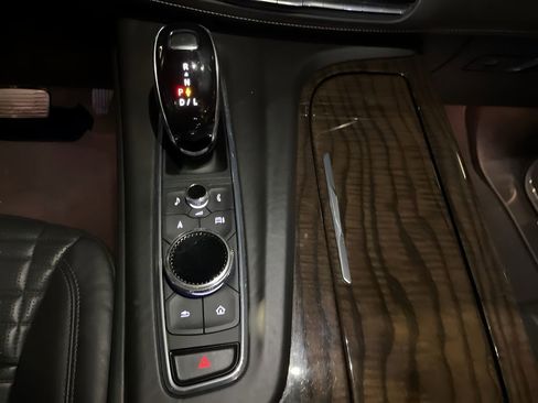 Used 2023 Cadillac Escalade ESV Premium Luxury Platinum image 28